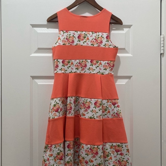 Floral and Striped Dress, 16 - Picture 4 of 4